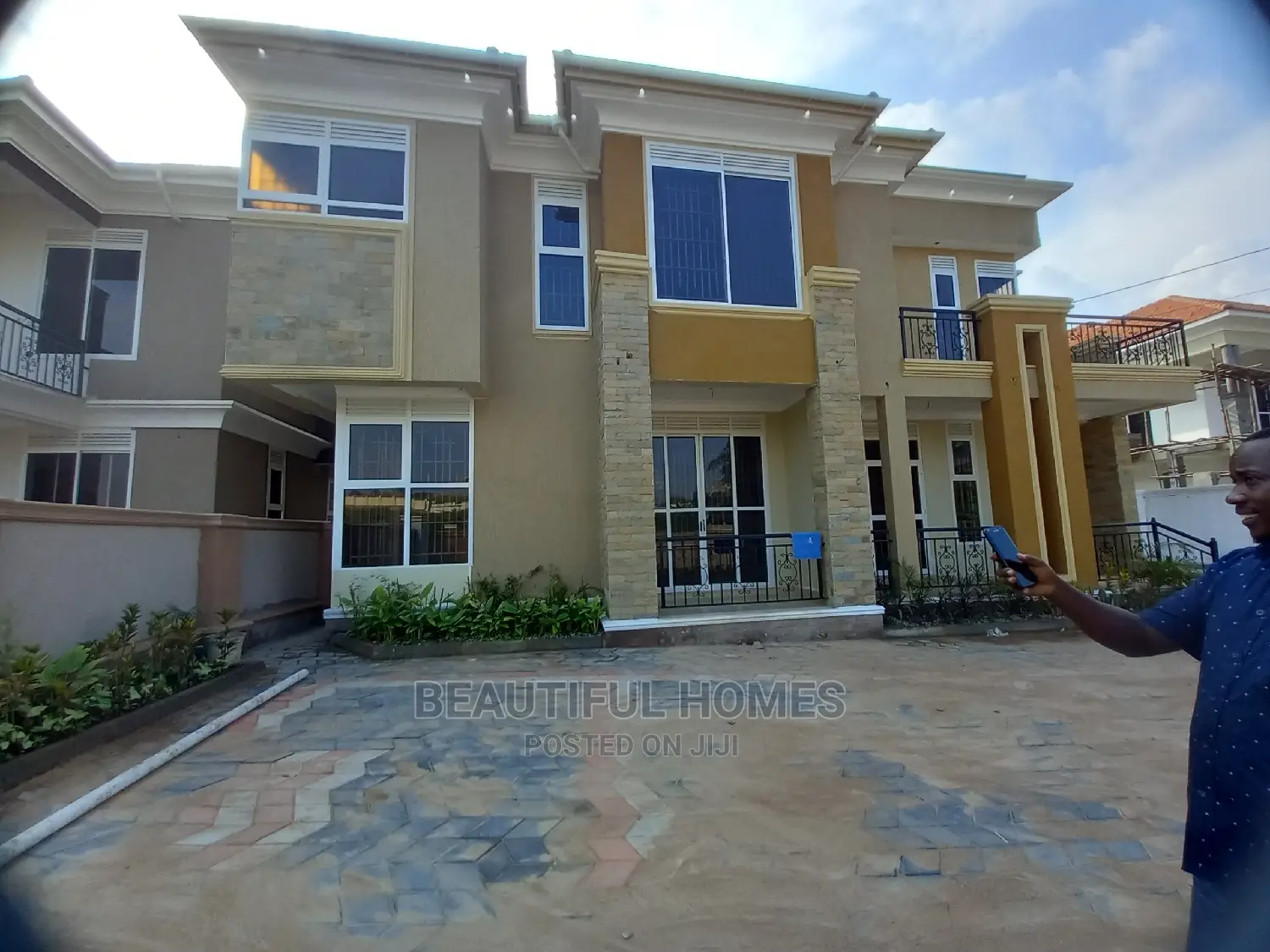 Furnished 6bdrm Mansion in Kyanja Classy, Central Division for Sale in Central Division