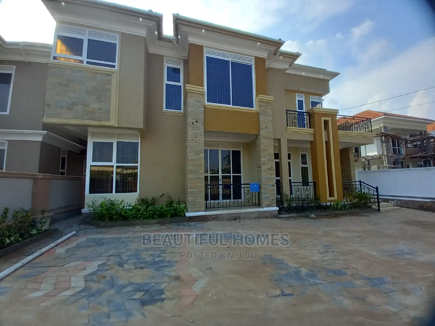 Furnished 6bdrm Mansion in Kyanja Classy, Central Division for Sale in Central Division