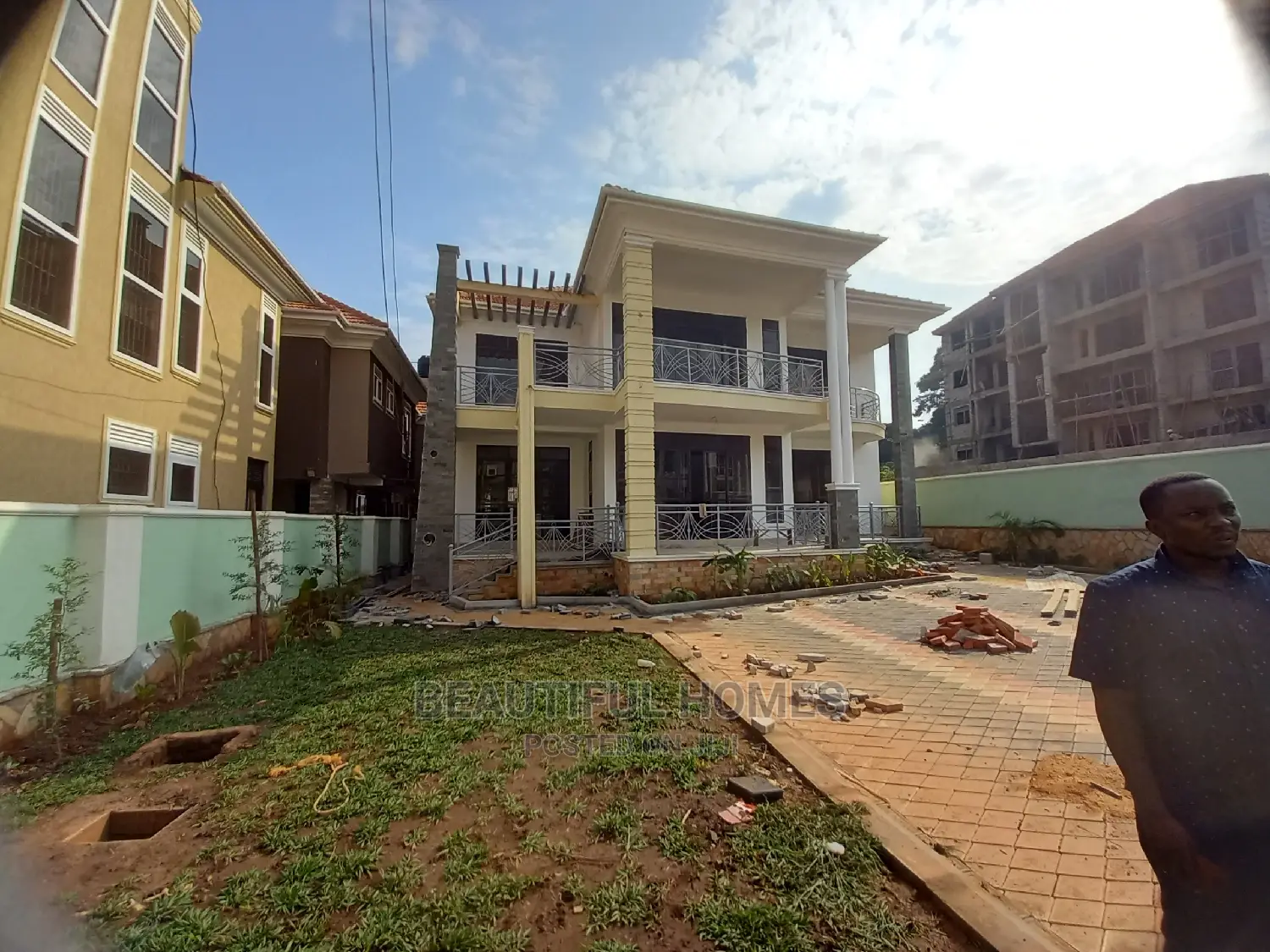 Furnished 6bdrm House in Kyanja Wealthy, Central Division for Sale in Central Division