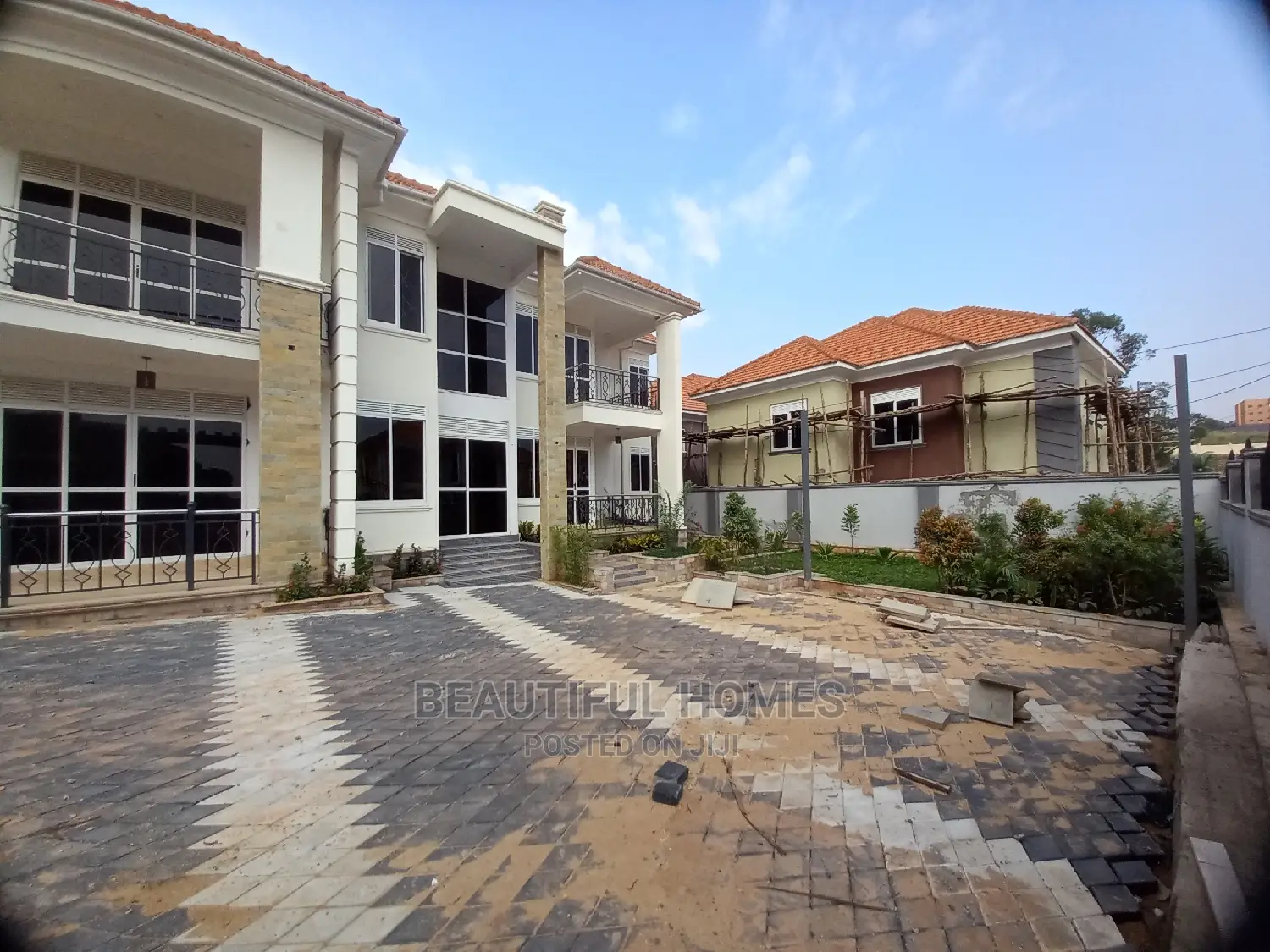 Furnished 6bdrm House in Kyanja Splendid, Central Division for Sale in Central Division