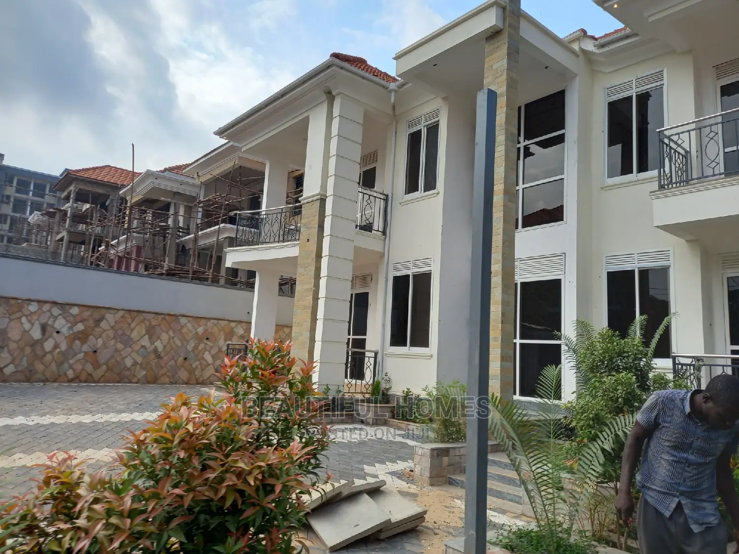 Furnished 6bdrm Mansion in Kyanja Tarmacked, Central Division for Sale in Central Division