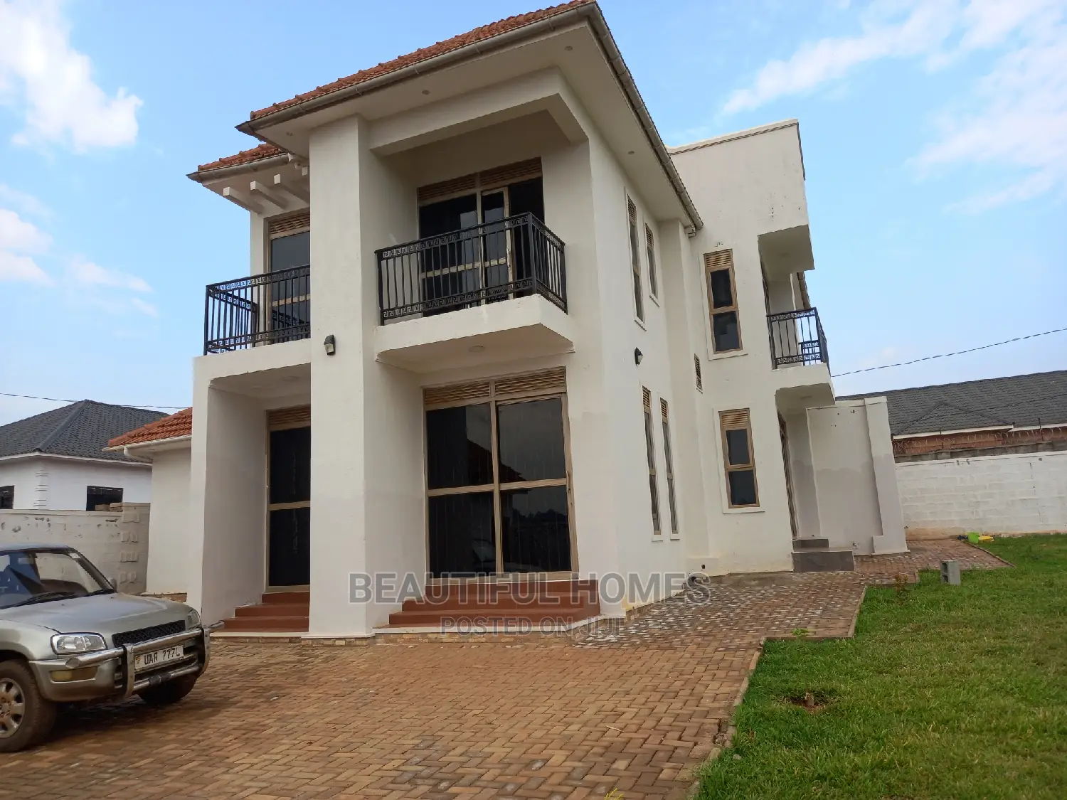 Furnished 6bdrm Duplex in Kyanja, Central Division for Sale in Central Division