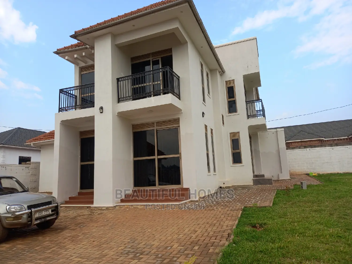 Furnished 6bdrm Duplex in Kyanja, Central Division for Sale in Central Division
