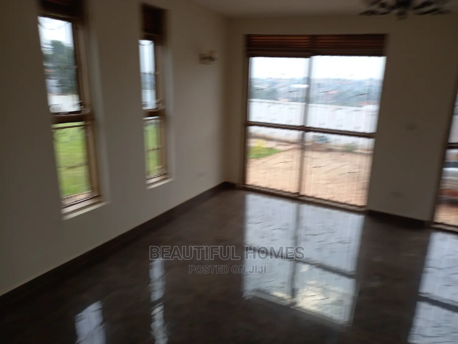 Furnished 6bdrm Mansion in Kyanja Epic, Central Division for Sale in Central Division