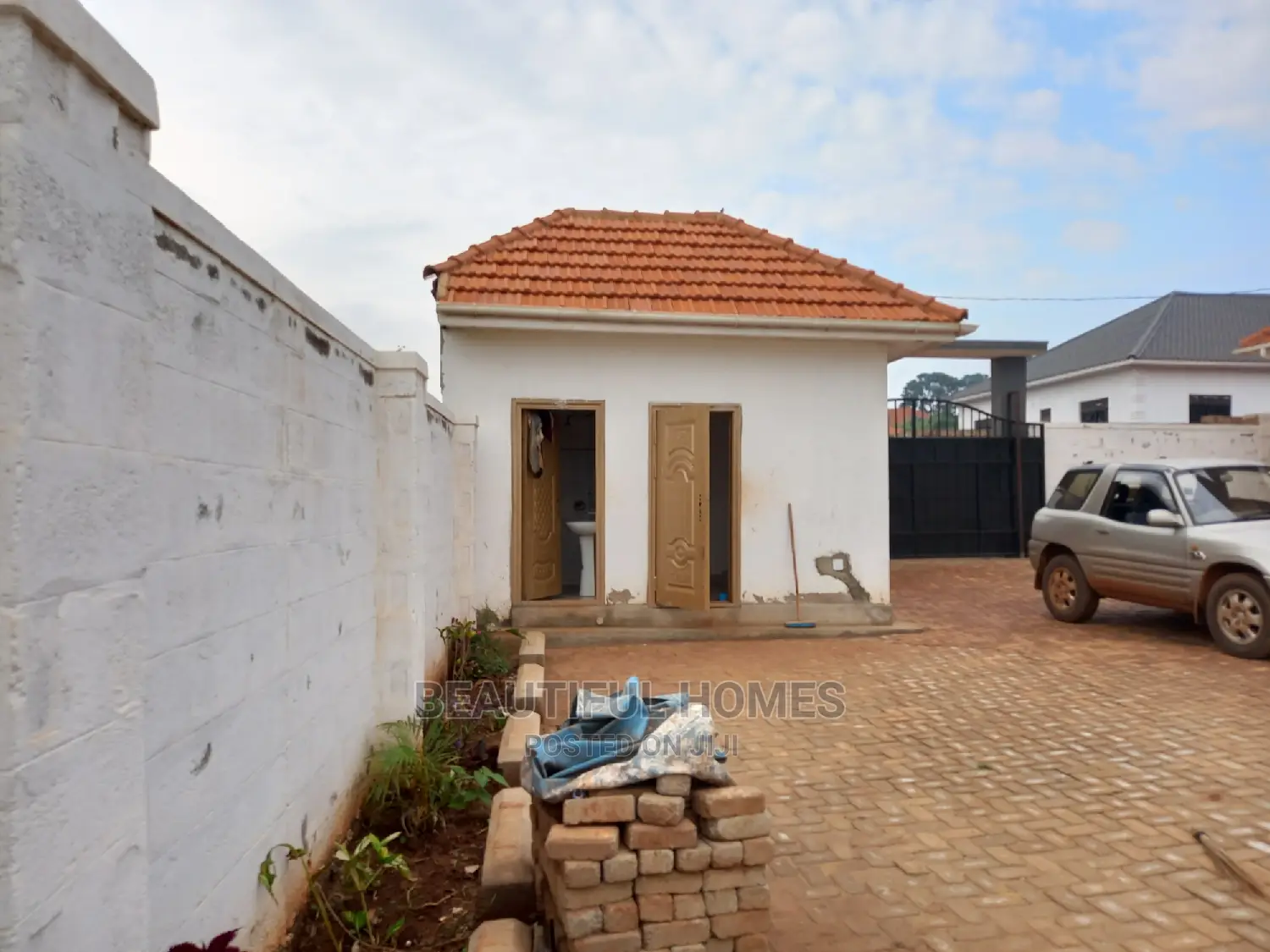 Furnished 6bdrm Mansion in Kyanja Organised, Central Division for Sale in Central Division