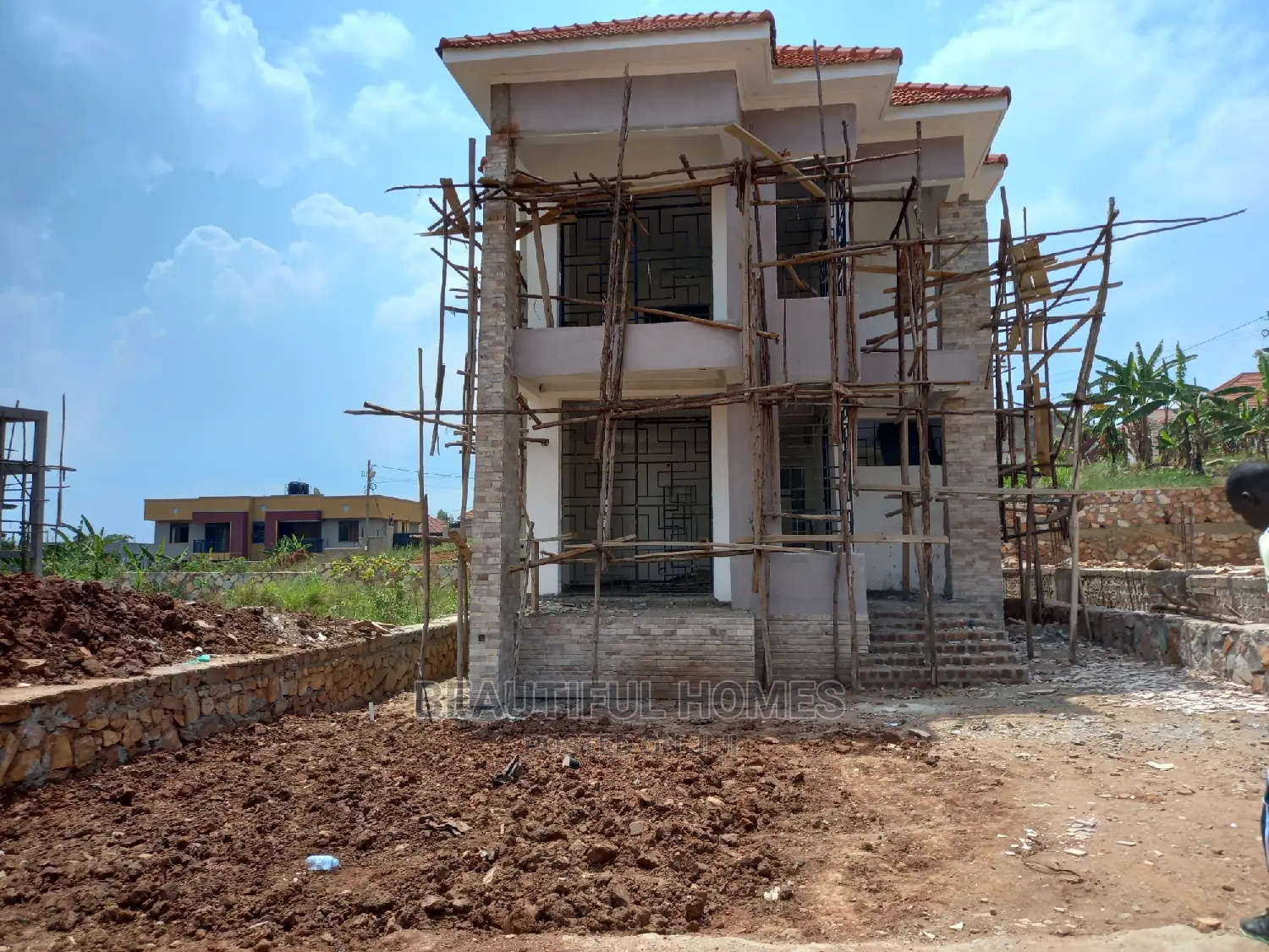 Furnished 4bdrm Duplex in Kira Mamerito Road, Central Division in Central Division
