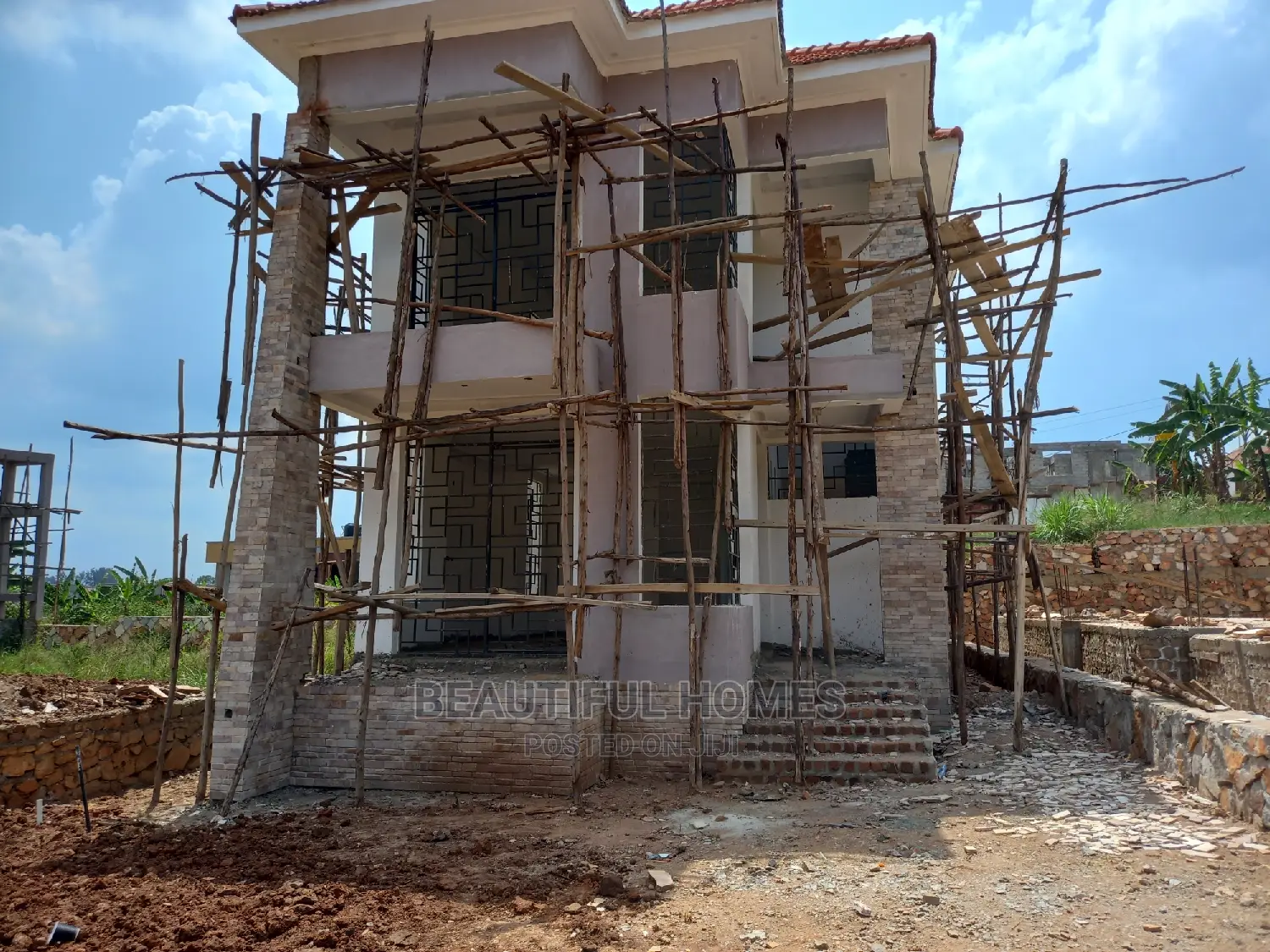 Furnished 4bdrm Duplex in Kira Mamerito Road, Central Division in Central Division