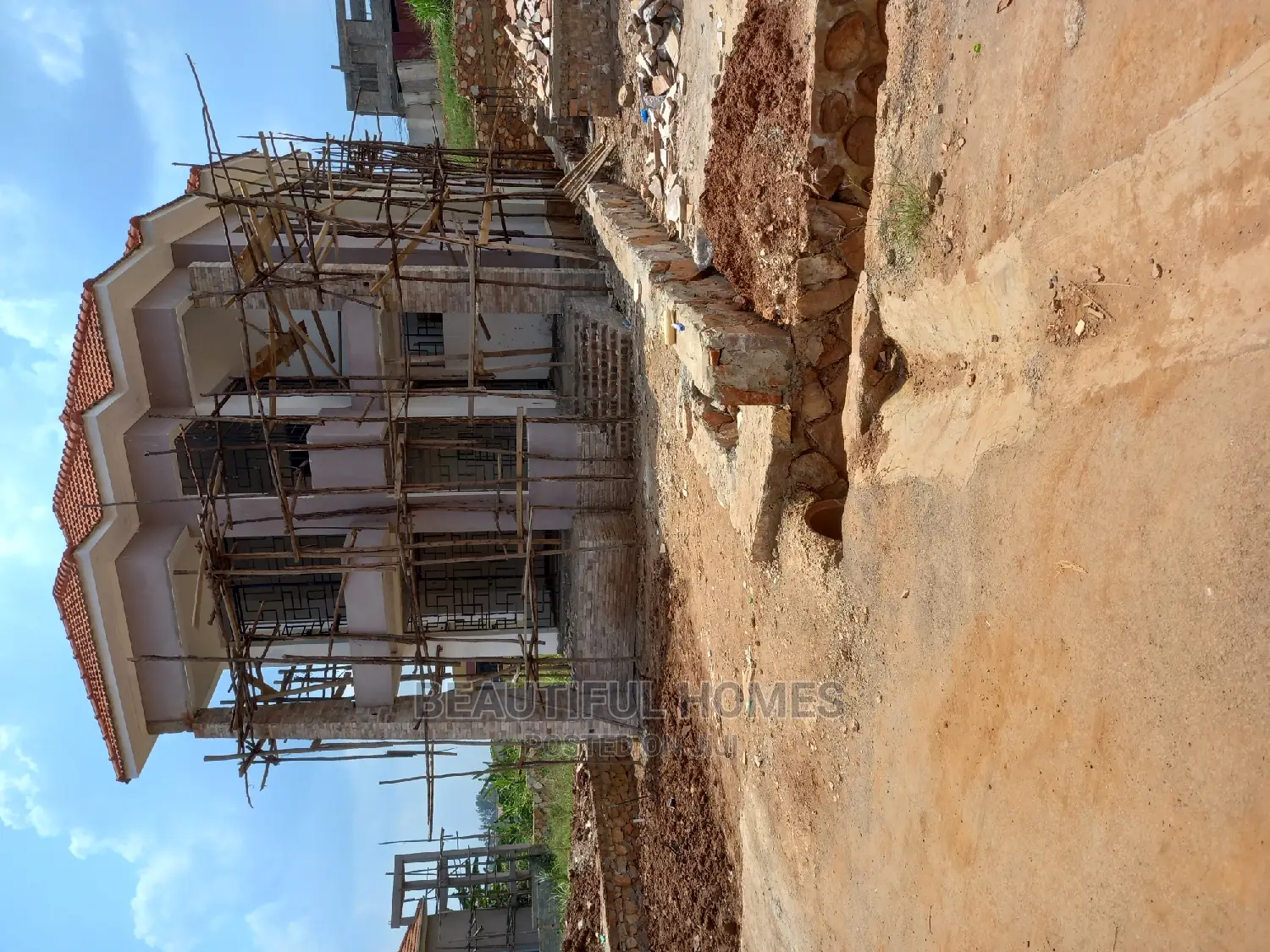 Furnished 4bdrm Duplex in Kira Mamerito Road, Central Division in Central Division