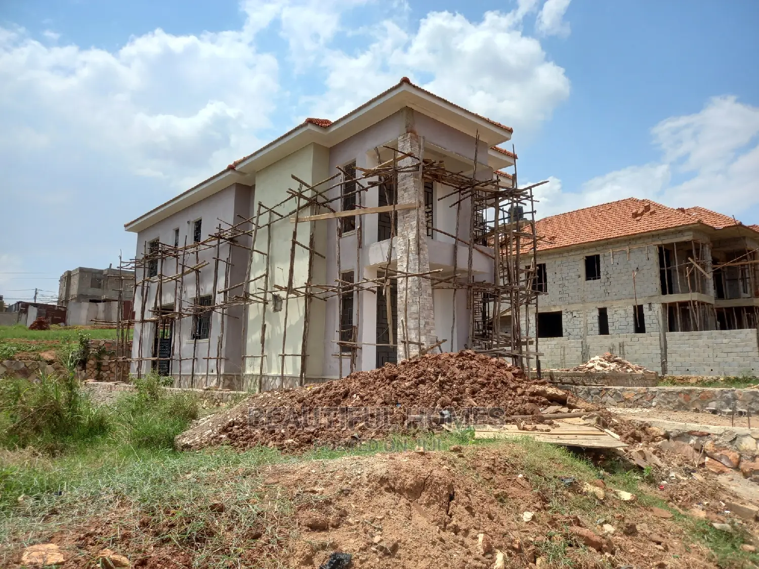 Furnished 4bdrm Mansion in Kira Corporate for Sale in Kira