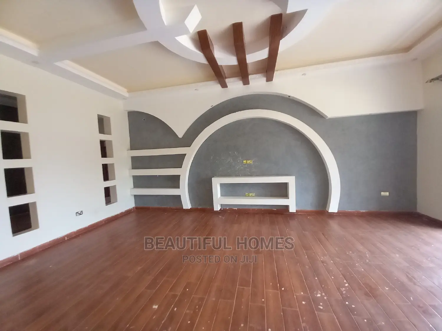 Furnished 4bdrm House in Kira Tarmacked for Sale in Kira