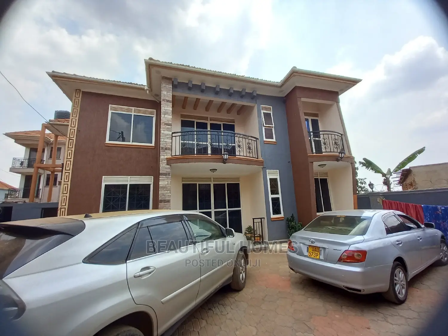 Furnished 5bdrm Duplex in Kira Tarmack Access for Sale in Kira