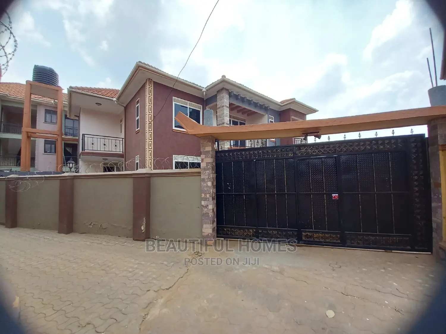 Furnished 5bdrm House in Kira Corporate for Sale in Kira