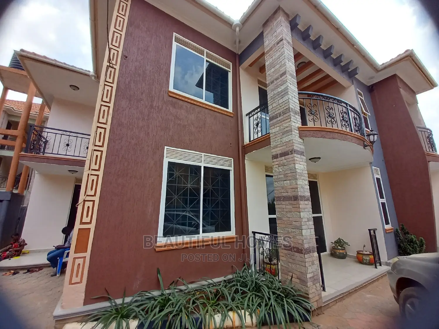 Furnished 5bdrm House in Kira Corporate for Sale in Kira