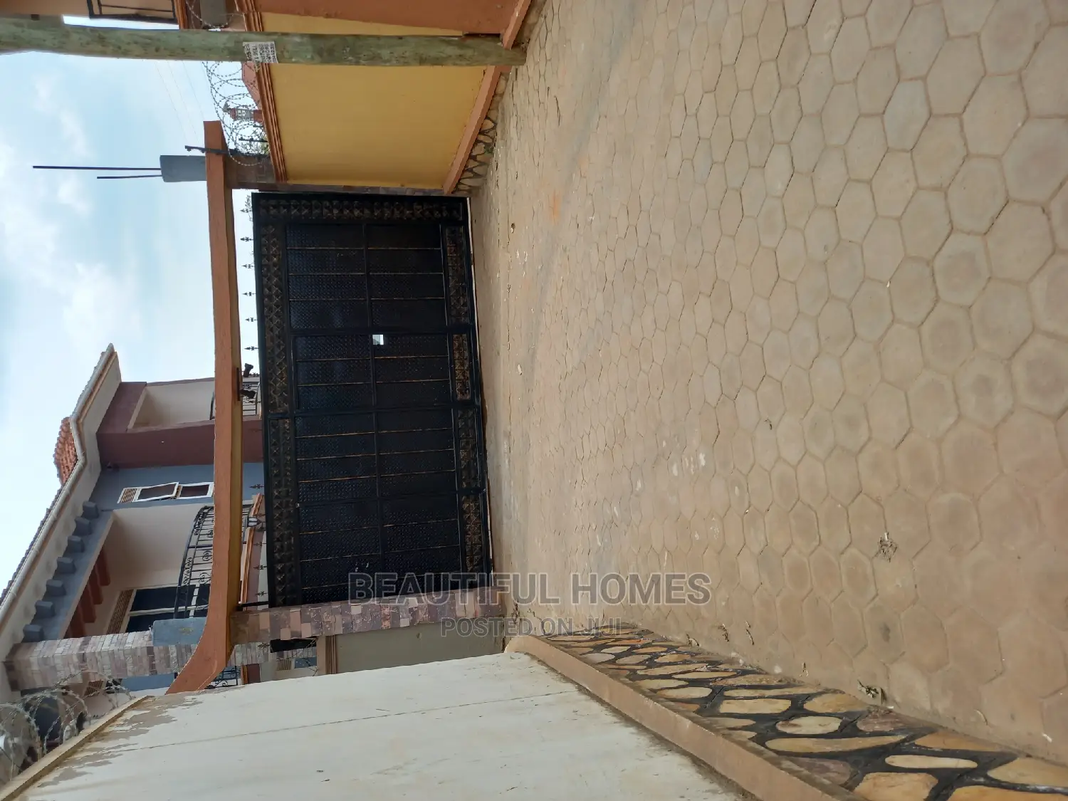 Furnished 5bdrm House in Kira Rich for Sale in Kira