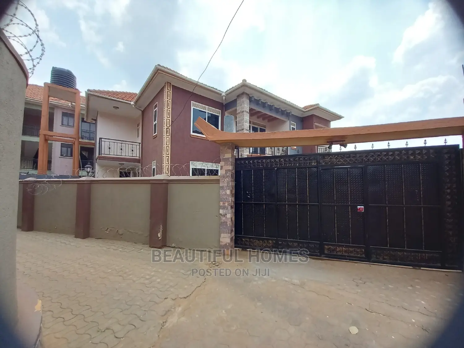 Furnished 5bdrm House in Kira Rich for Sale in Kira