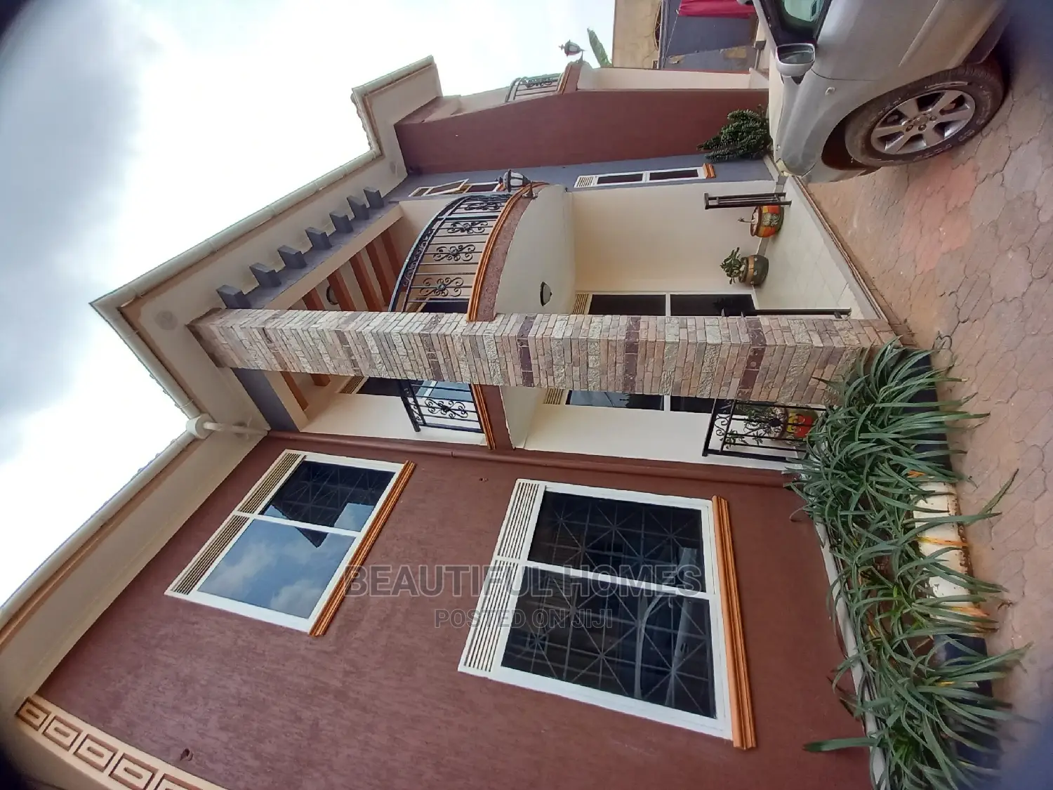 Furnished 5bdrm House in Kira Rich for Sale in Kira