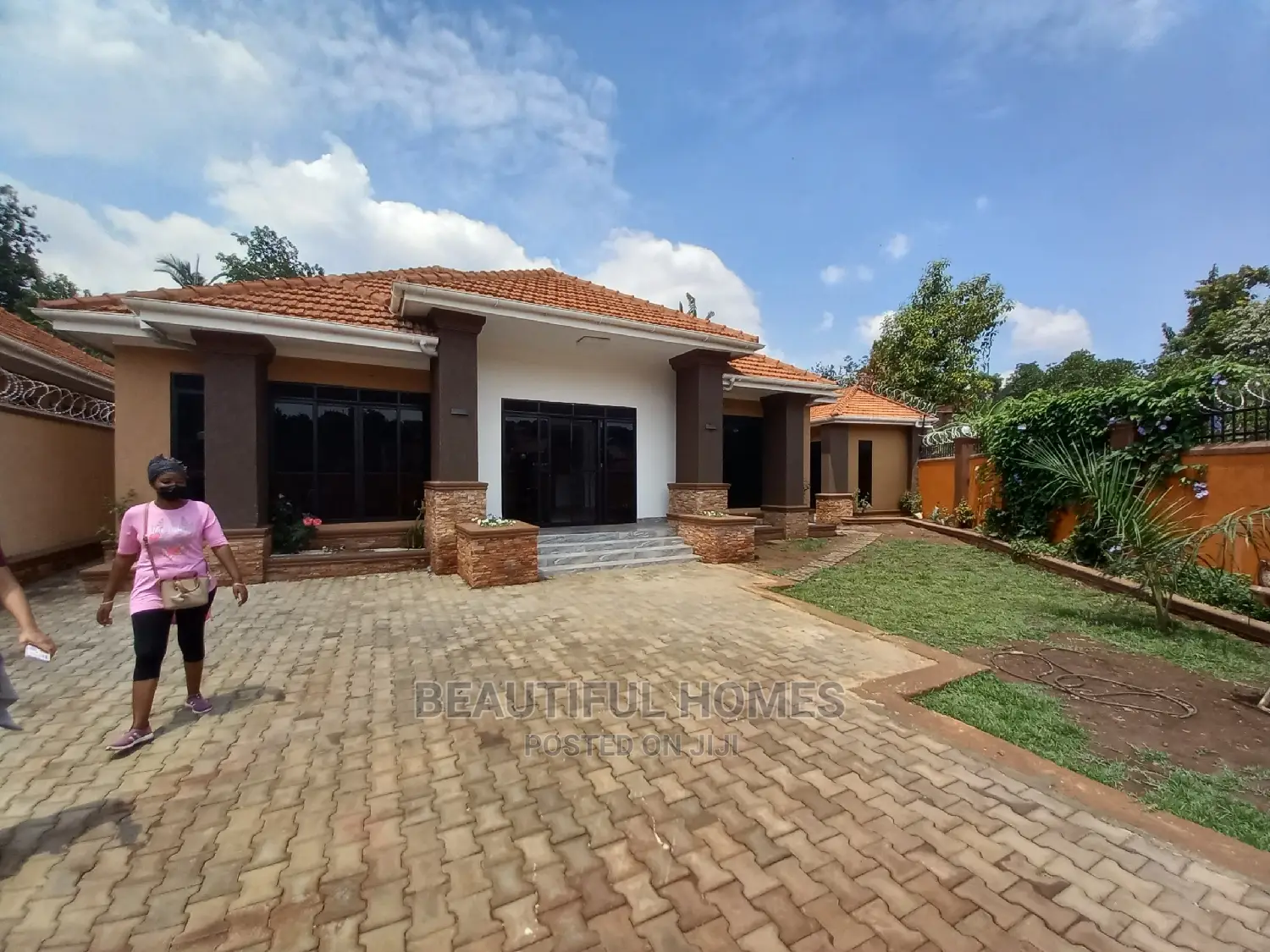 Furnished 4bdrm House in Kisaasi, Central Division for Sale in Central Division