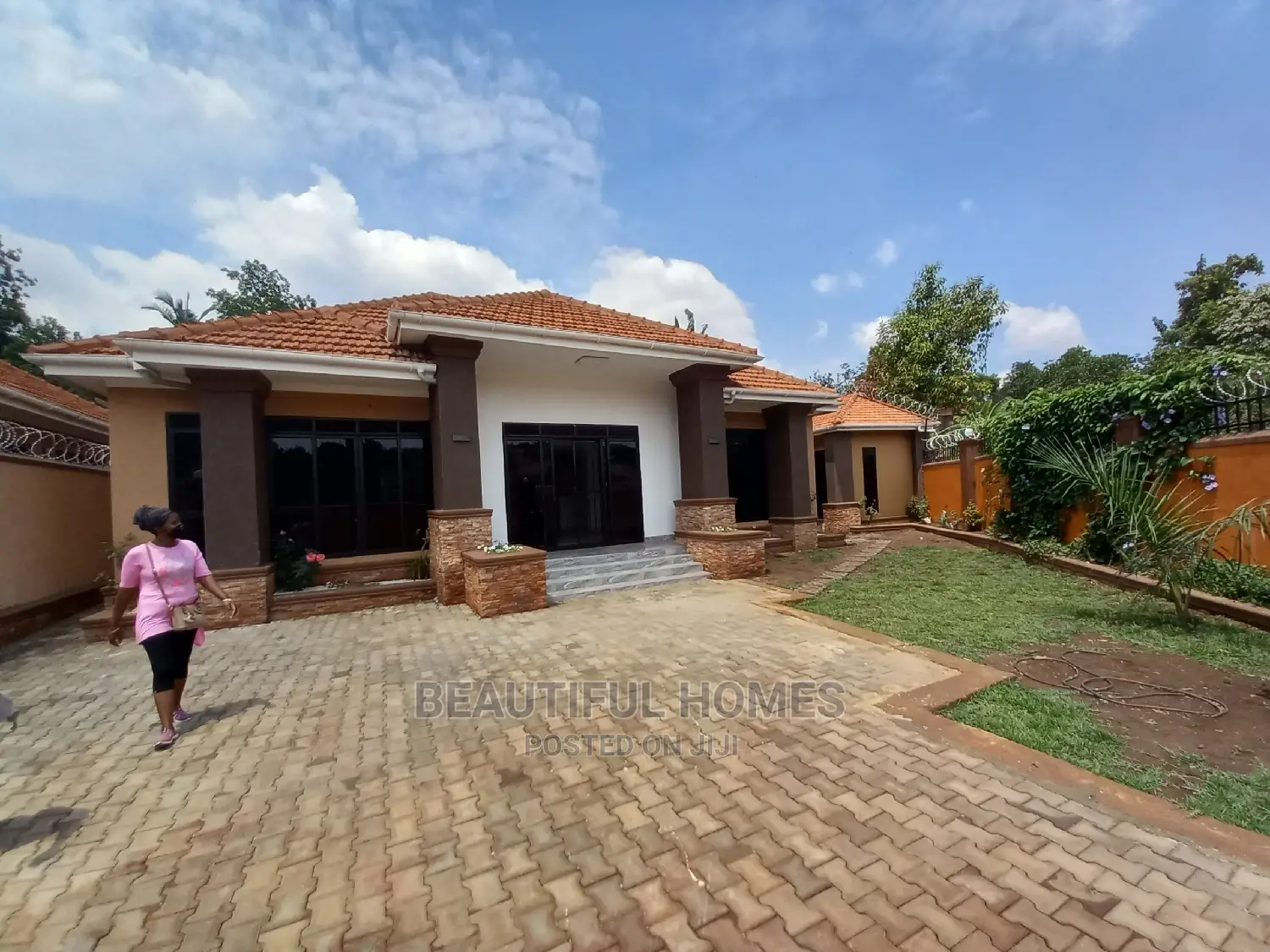 Furnished 4bdrm House in Kisaasi, Central Division for Sale in Central Division