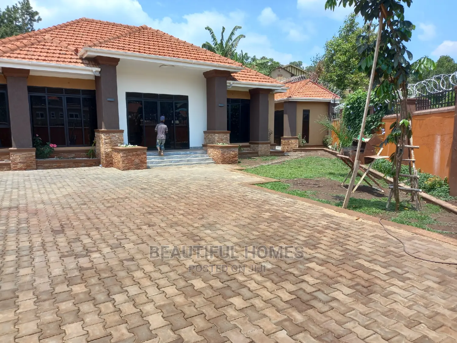 Furnished 4bdrm House in Kisaasi Organised, Central Division for Sale in Central Division