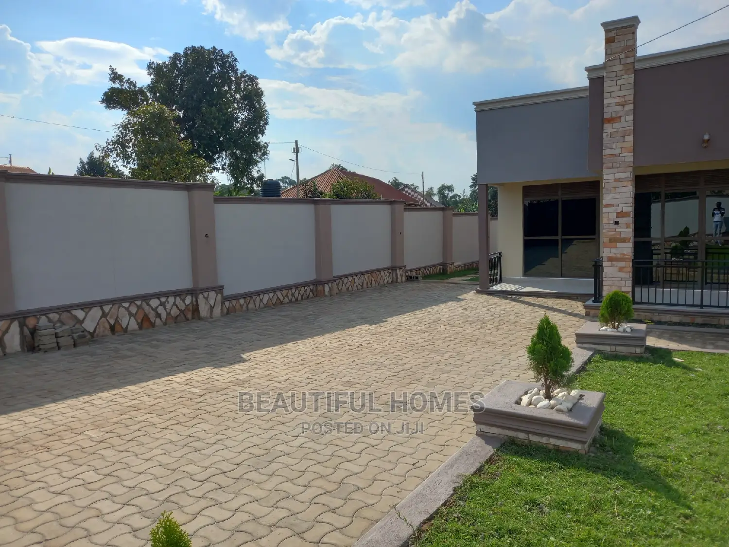 Furnished 4bdrm House in Kira for Sale in Kira