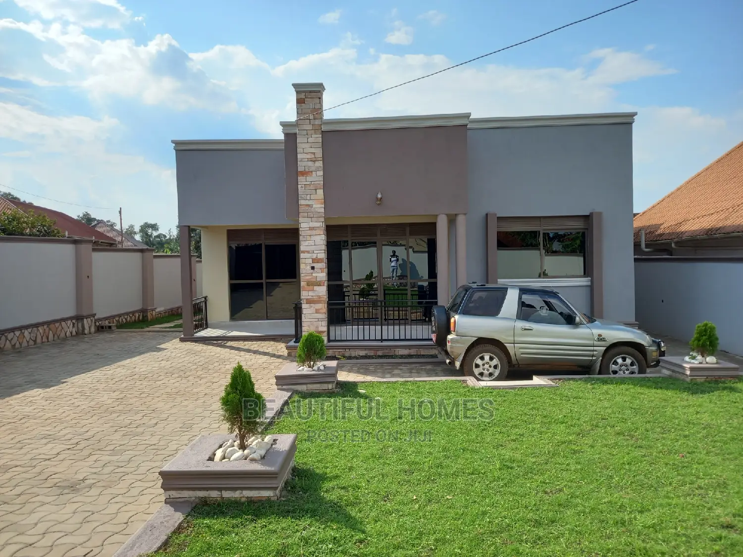 Furnished 4bdrm Bungalow in Kira Cool for Sale in Kira