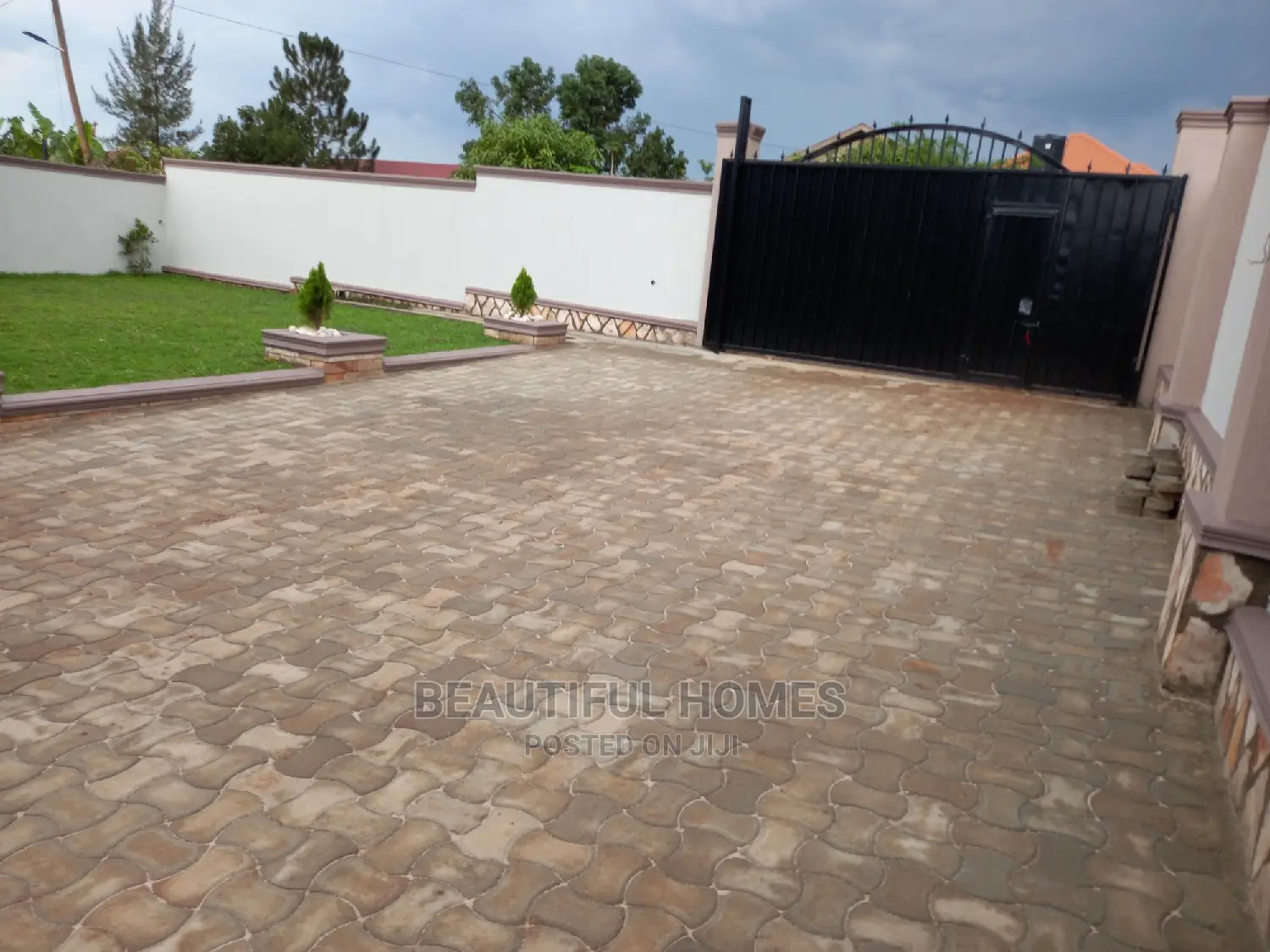 Furnished 4bdrm House in Kira, Central Division for Sale in Central Division