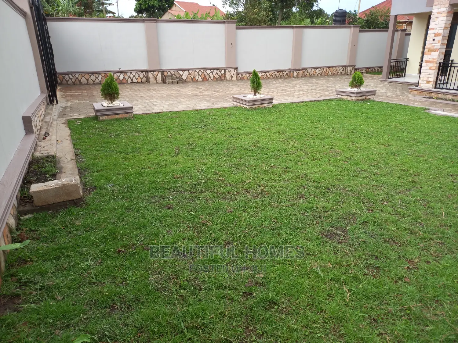 Furnished 4bdrm Bungalow in Kira for Sale in Kira