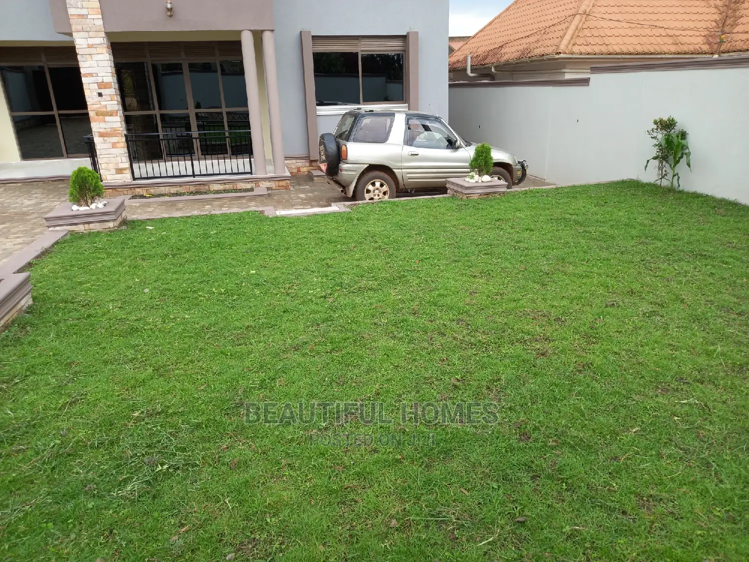 Furnished 4bdrm Bungalow in Kira for Sale in Kira