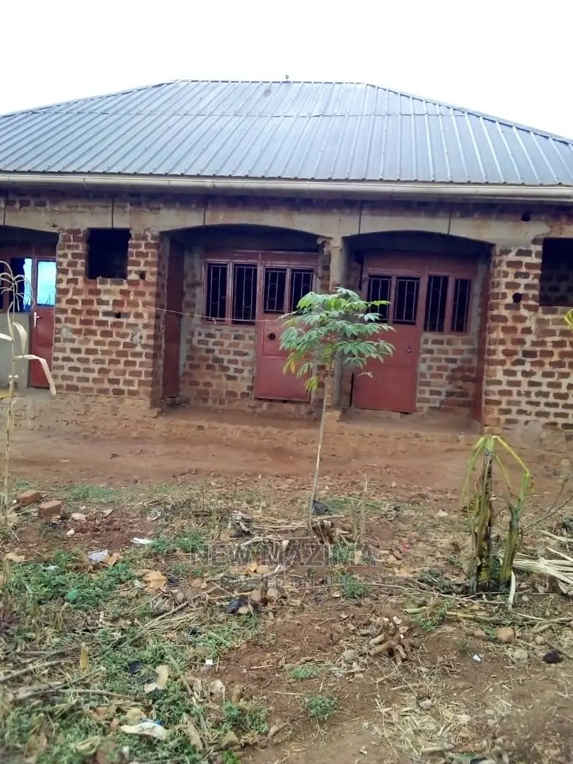 3bdrm House in Salaama Munyonyo Rd, Division B for Sale in Division B