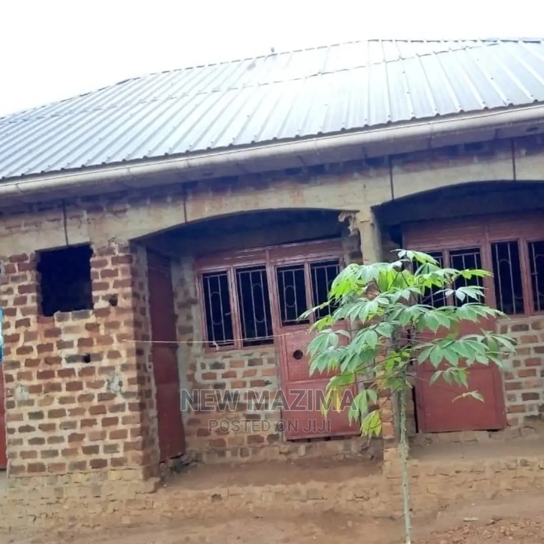 3bdrm House in Salaama Munyonyo Rd, Division B for Sale in Division B