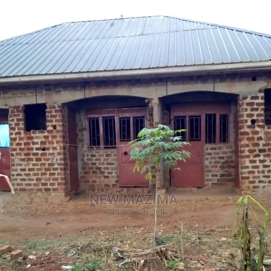 3bdrm House in Salaama Munyonyo Rd, Division B for Sale in Division B