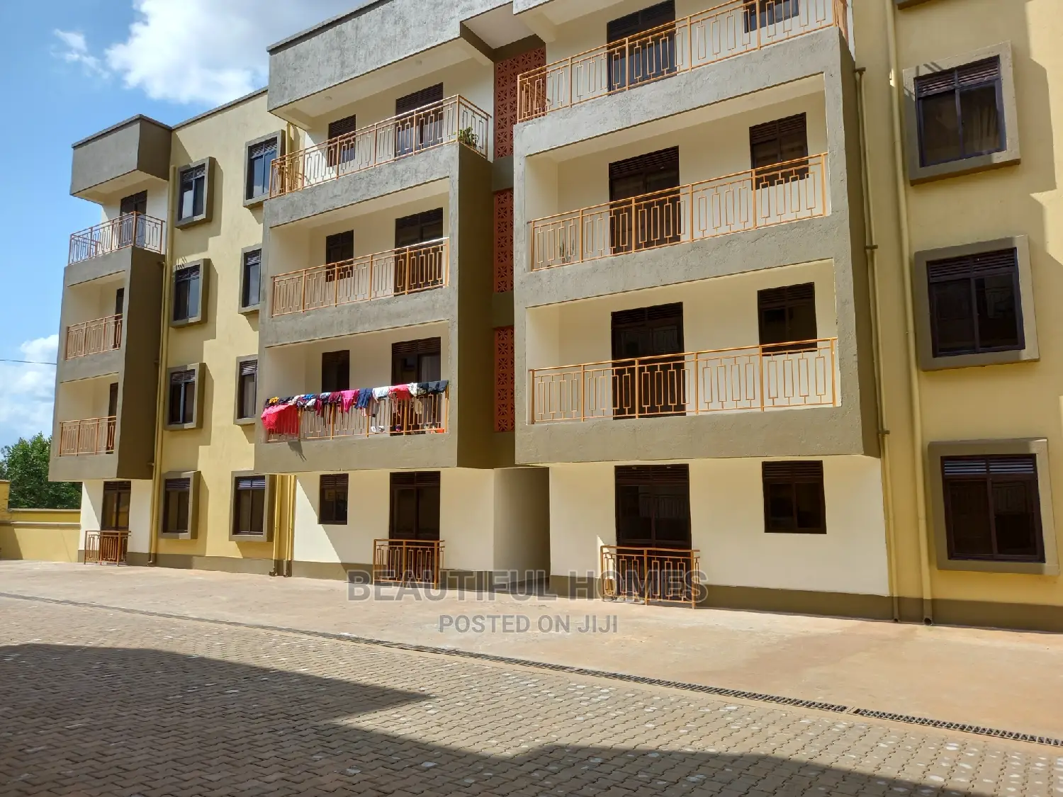Furnished 3bdrm Condo in Kisaasi, Central Division for Sale in Central Division