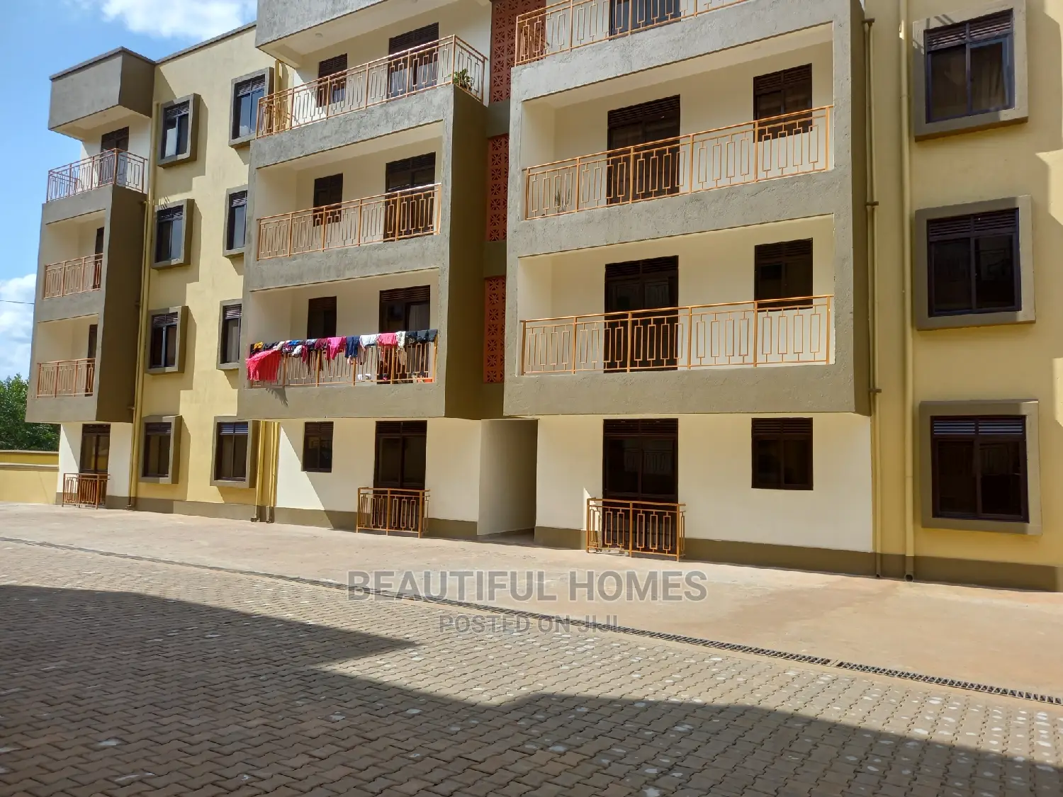 Furnished 3bdrm Condo in Kisaasi, Central Division for Sale in Central Division