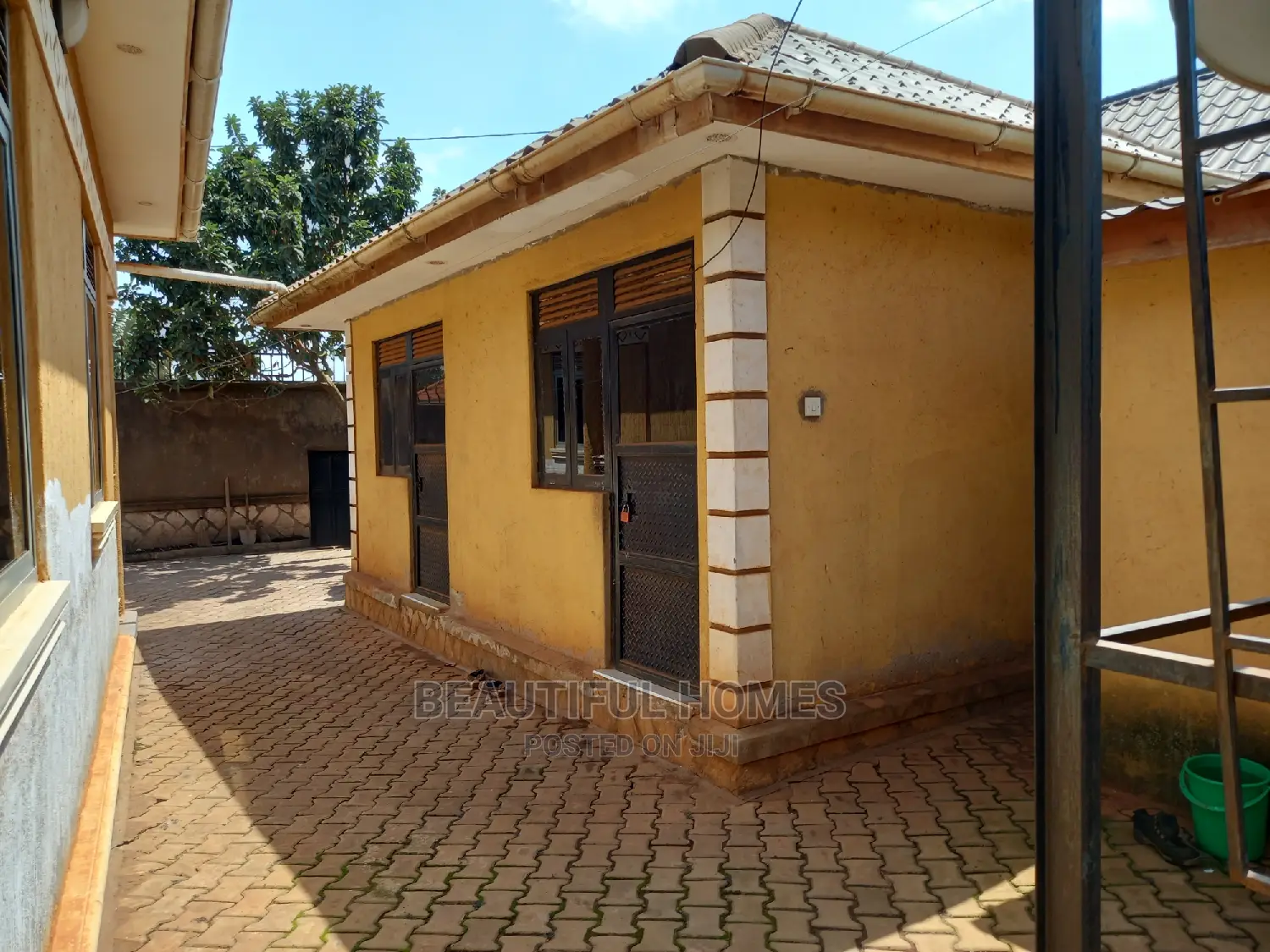 Furnished 5bdrm House in Kira for Sale in Kira