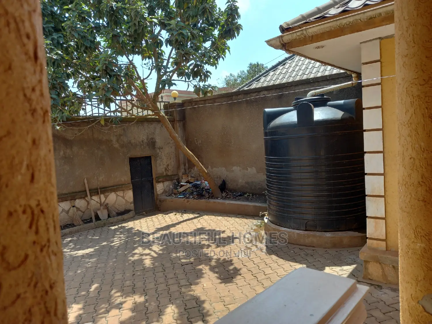 Furnished 5bdrm House in Kira for Sale in Kira