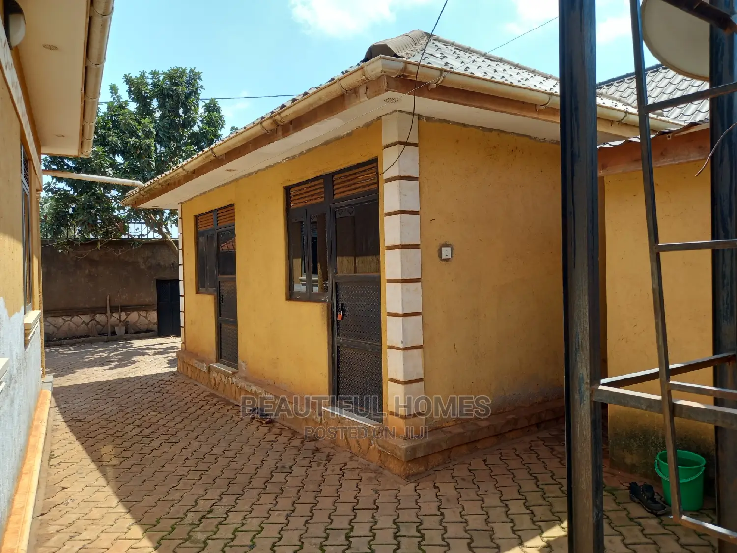 Furnished 5bdrm Bungalow in Kira for Sale in Kira