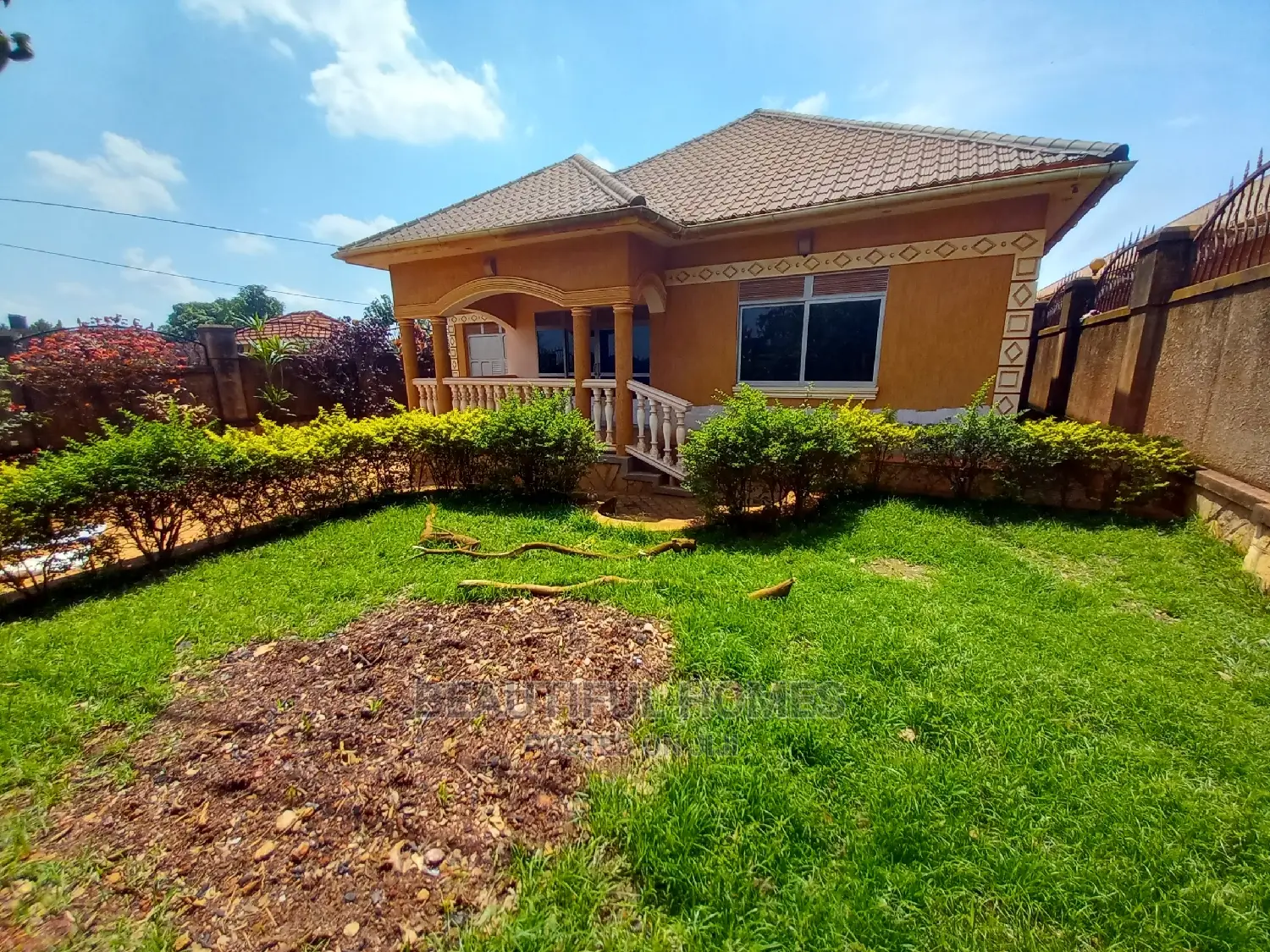 Furnished 5bdrm House in Kira for Sale in Kira