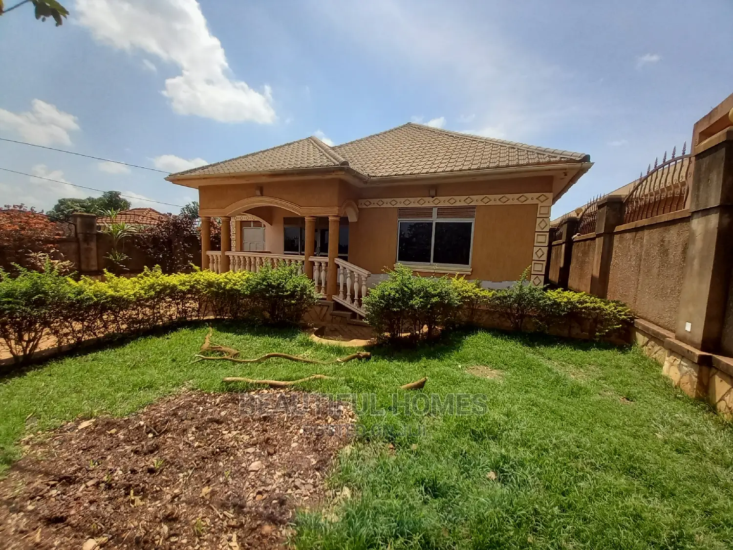 Furnished 5bdrm House in Kira for Sale in Kira