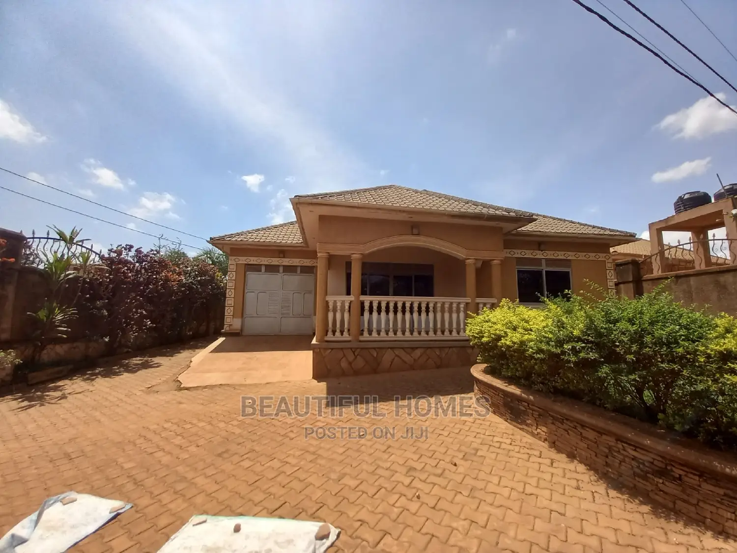 Furnished 5bdrm House in Kira Corporate for Sale in Kira