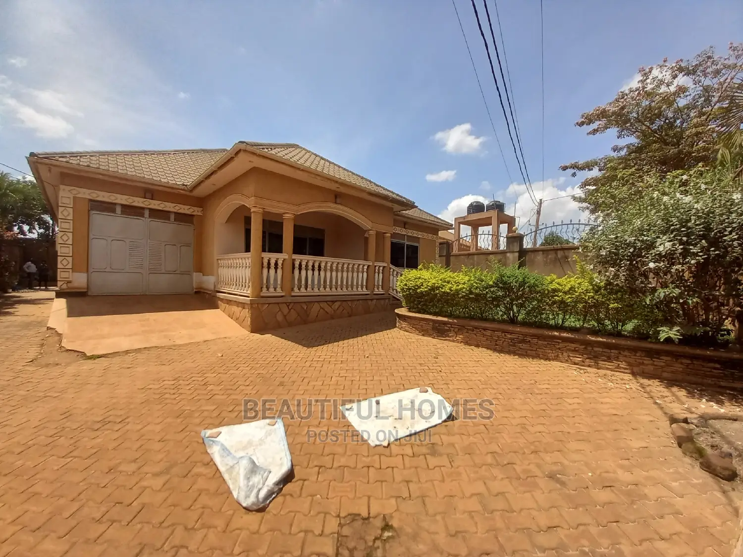 Furnished 5bdrm House in Kira Corporate for Sale in Kira