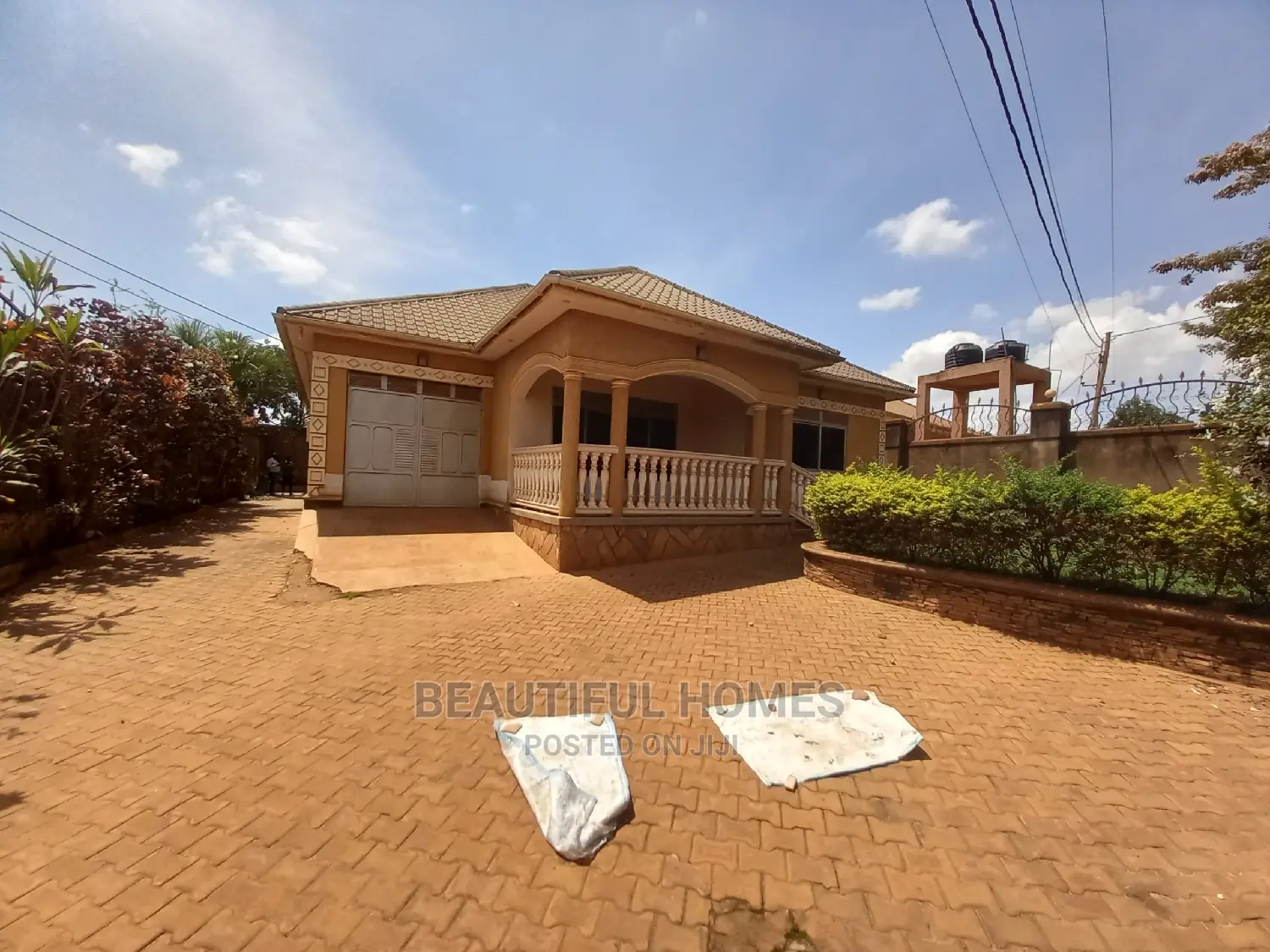 Furnished 5bdrm House in Kira Corporate for Sale in Kira
