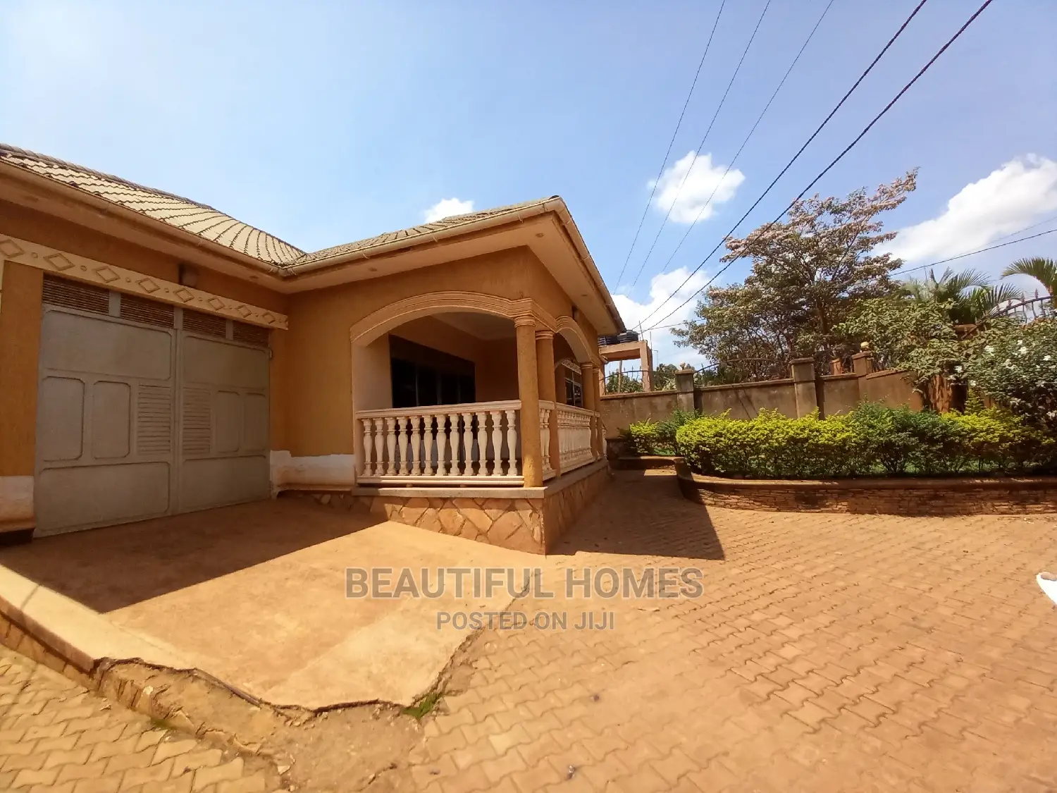 Furnished 5bdrm House in Kira Corporate for Sale in Kira