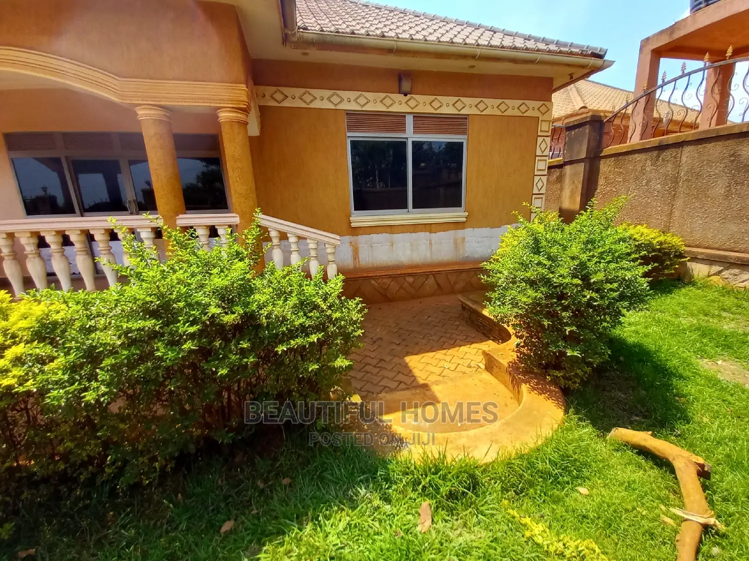 Furnished 5bdrm House in Kira for Sale in Kira