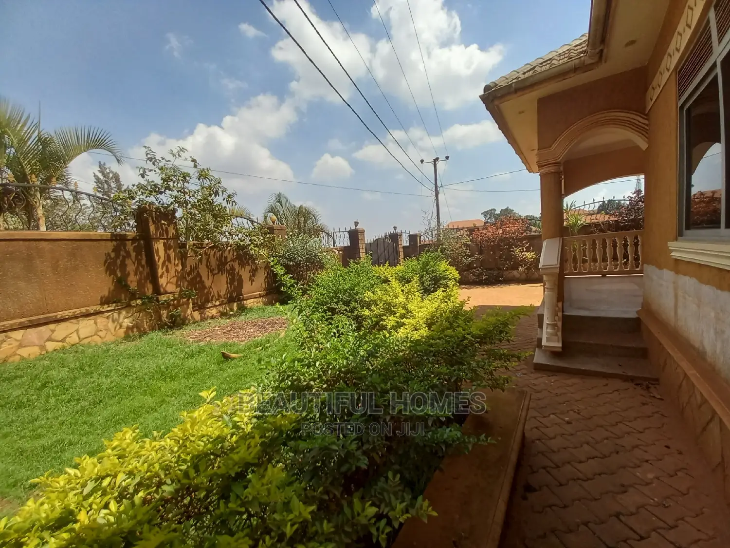 Furnished 5bdrm Bungalow in Kira for Sale in Kira