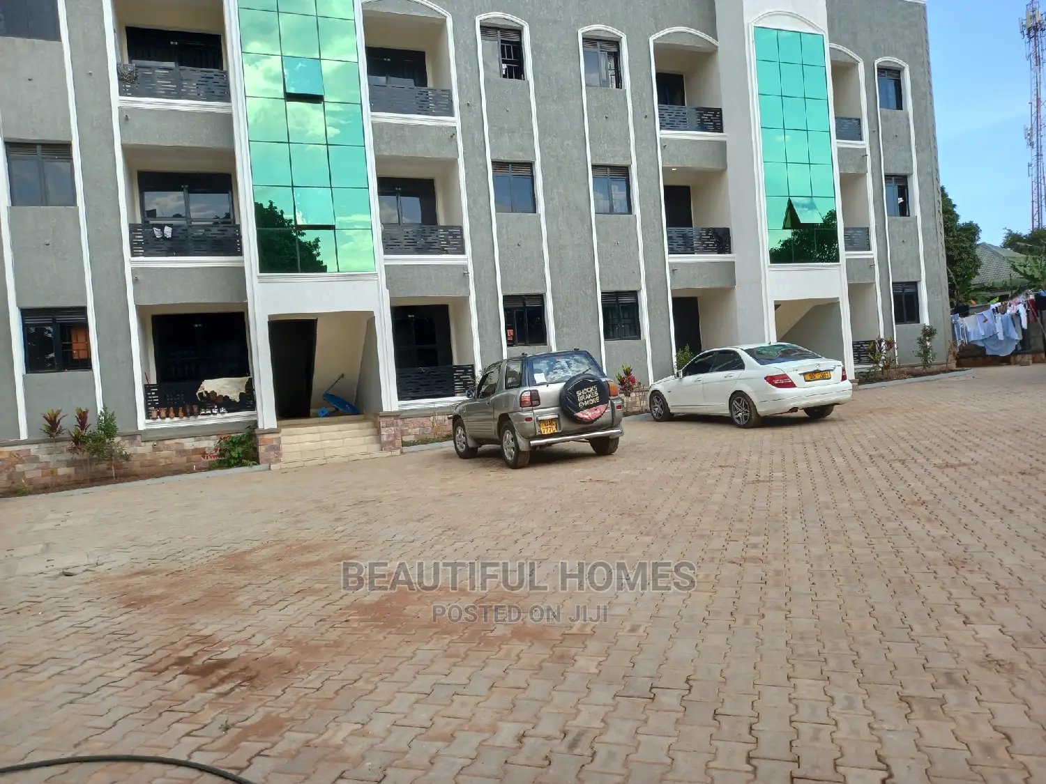 Furnished 2bdrm Apartment in Kira Tarmack for Sale in Kira