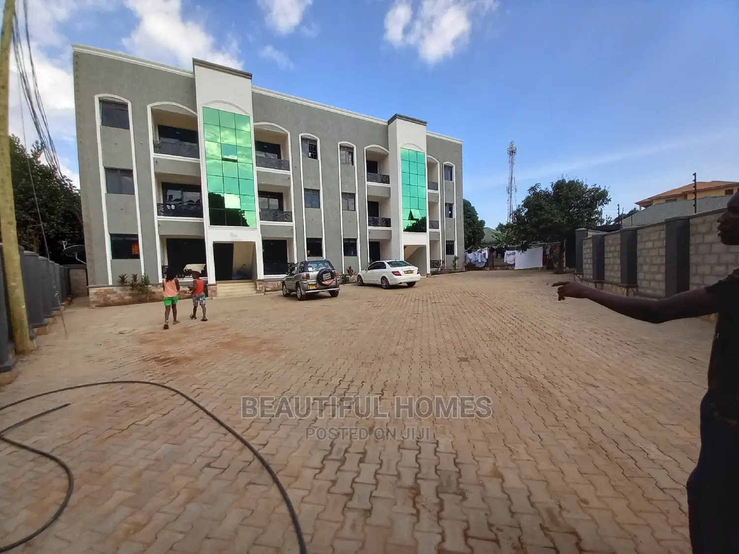 Furnished 2bdrm Block of Flats in Kira Tarmack, Central Division in Central Division