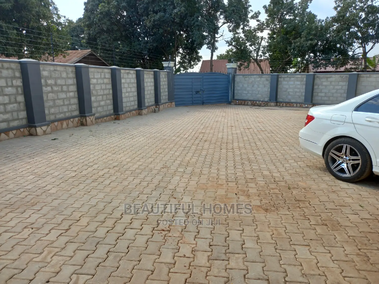 Furnished 2bdrm Block of Flats in Kira 1 for Sale in Kira
