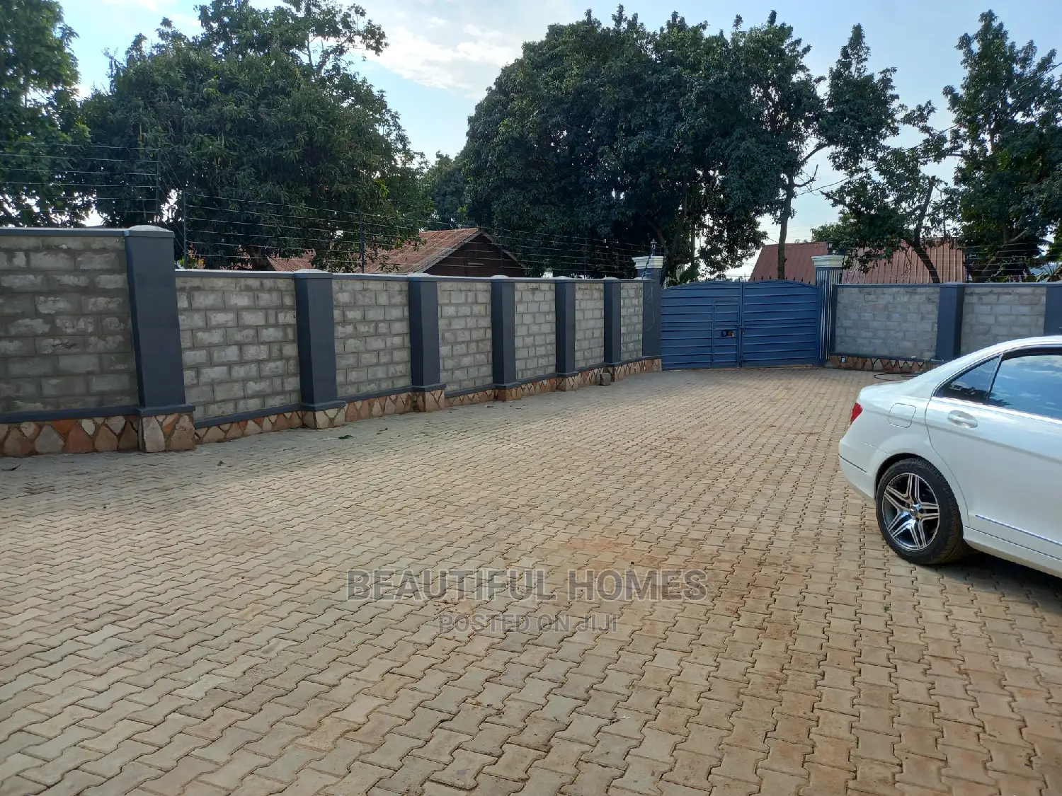 Furnished 2bdrm Apartment in Kira for Sale in Kira