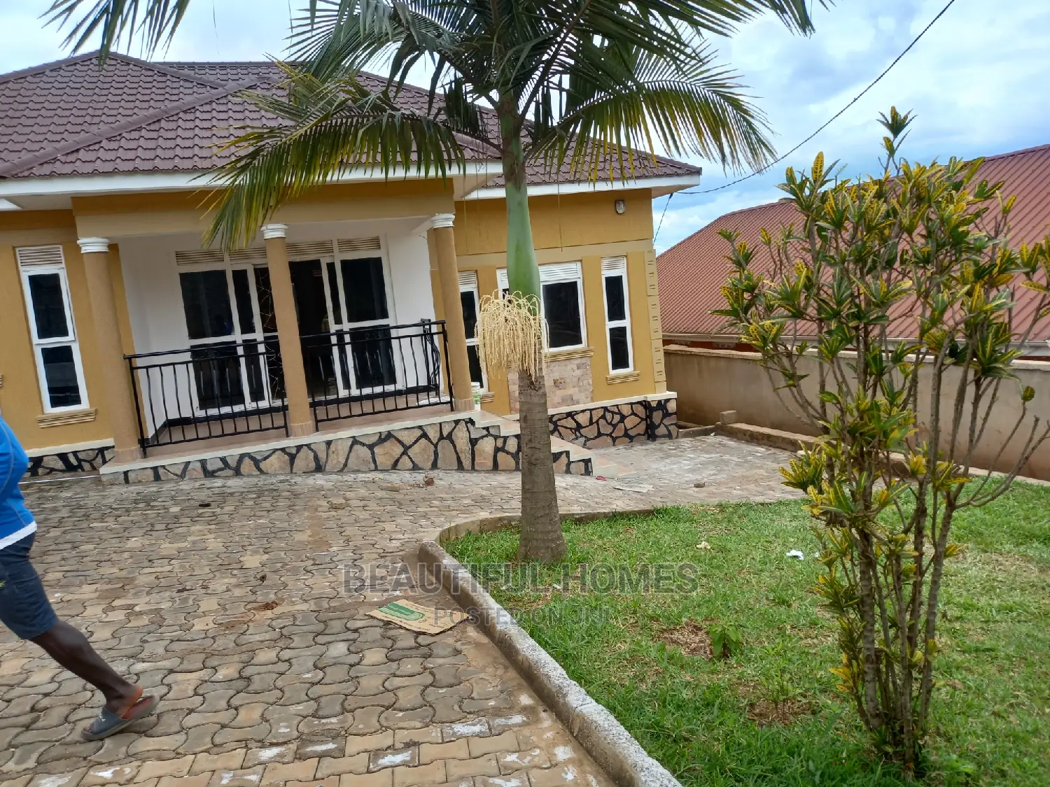 Furnished 3bdrm House in Kira, Central Division for Sale in Central Division