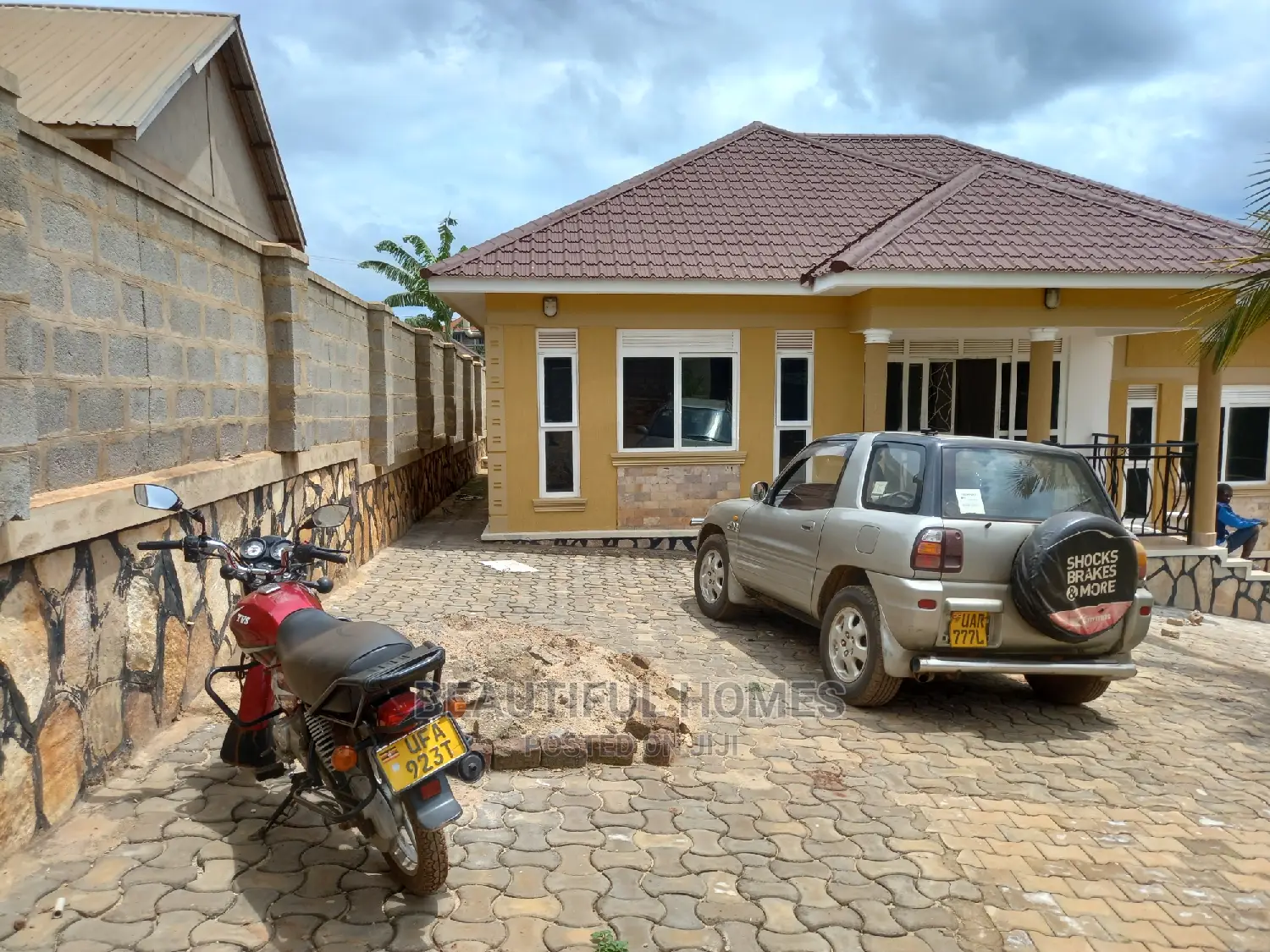 Furnished 3bdrm House in Kira Corporate for Sale in Kira